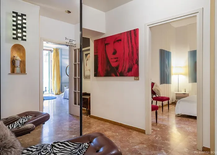Apartment Billie's Flat Red - Art & Design In Historic Centre Verona