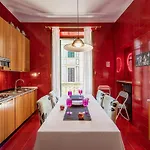 Billie's Flat Red - Art & Design In Historic Centre