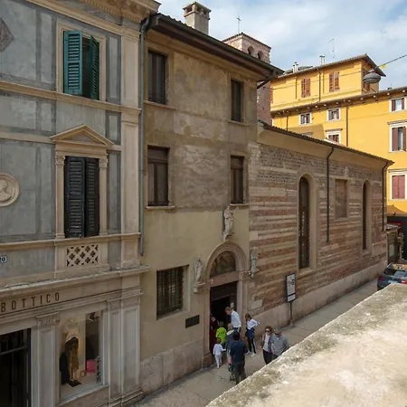 Billie's Flat Red - Art & Design In Historic Centre Appartamento *