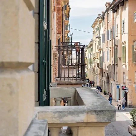 Billie's Flat Red - Art & Design In Historic Centre Appartamento *