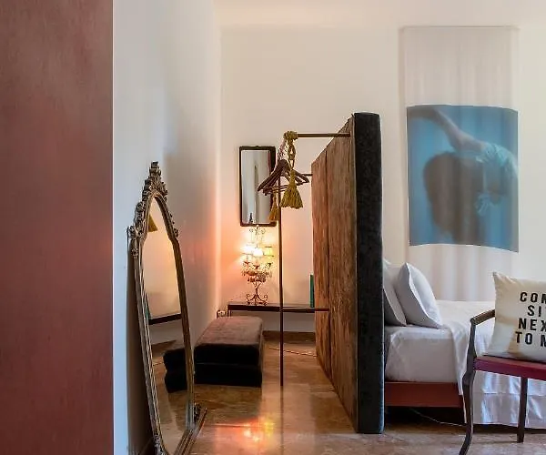 Billie's Flat Red - Art & Design In Historic Centre Lägenhet *